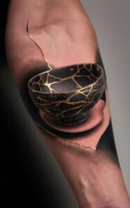 Kintsugi tattoo word - Kintsugi tattoo symbol - Kintsugi tattoo ideas - Kintsugi tattoo minimalist - Kintsugi tattoo artist - Kintsugi tattoo heart